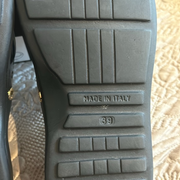 Louis Vuitton Multi Colored Takashi Marakami Rubber Slides in Box -sz. 39 - Picture 5 of 10